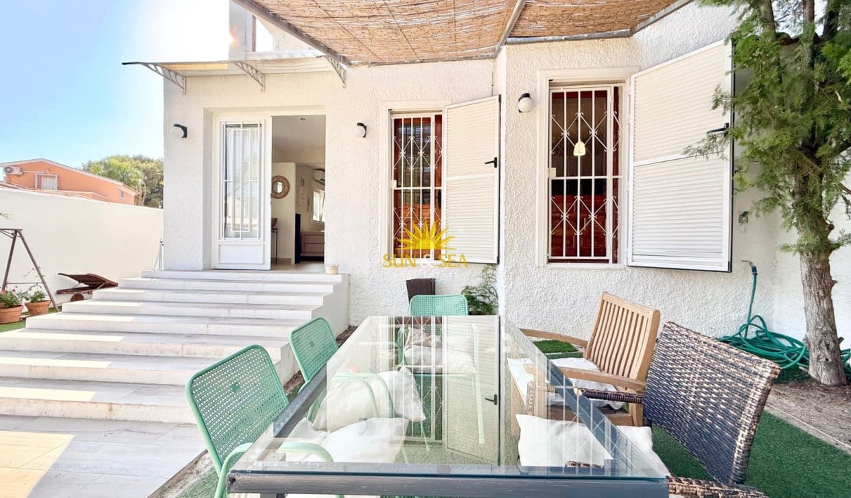 2 makuuhuone Omakotitalo lomavuokrausta paikassa Orihuela Costa - 700 € (Ref: 10029610)