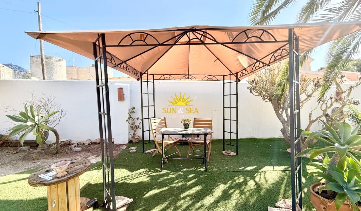 2 makuuhuone Omakotitalo lomavuokrausta paikassa Orihuela Costa - 700 € (Ref: 10029610)