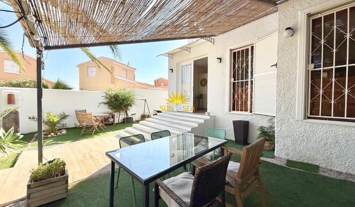 2 makuuhuone Omakotitalo lomavuokrausta paikassa Orihuela Costa - 700 € (Ref: 10029610)