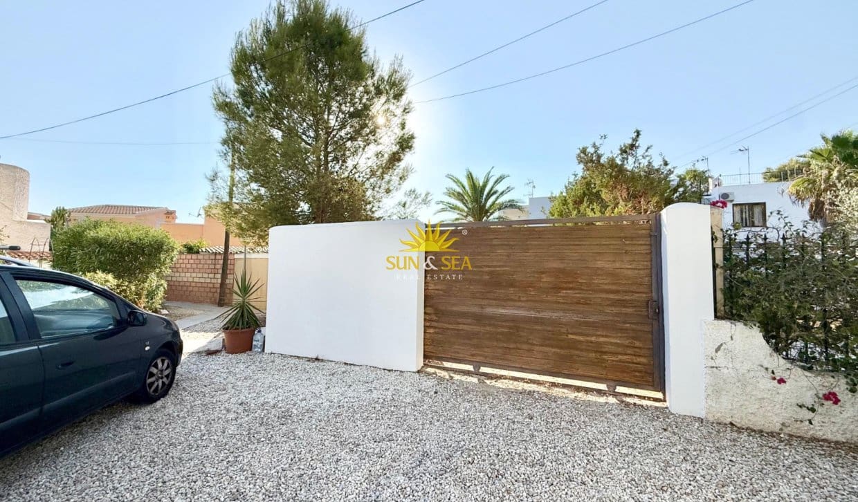 2 makuuhuone Omakotitalo lomavuokrausta paikassa Orihuela Costa - 700 € (Ref: 10029610)
