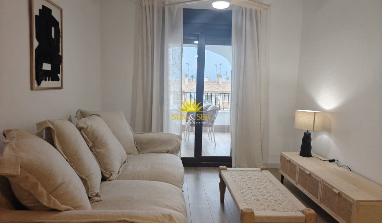 2 slaapkamer Appartement te huur in San Javier met zwembad - € 900 (Ref: 10029752)