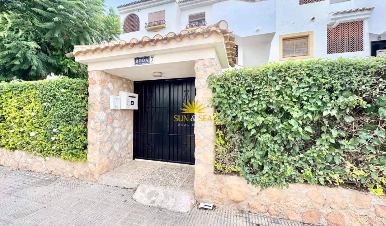 2 Zimmer Apartment zu vermieten in San Javier mit Pool - 900 € (Ref: 10029752)