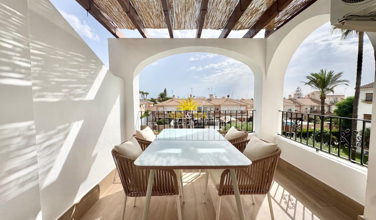 2 Zimmer Apartment zu vermieten in San Javier mit Pool - 900 € (Ref: 10029752)