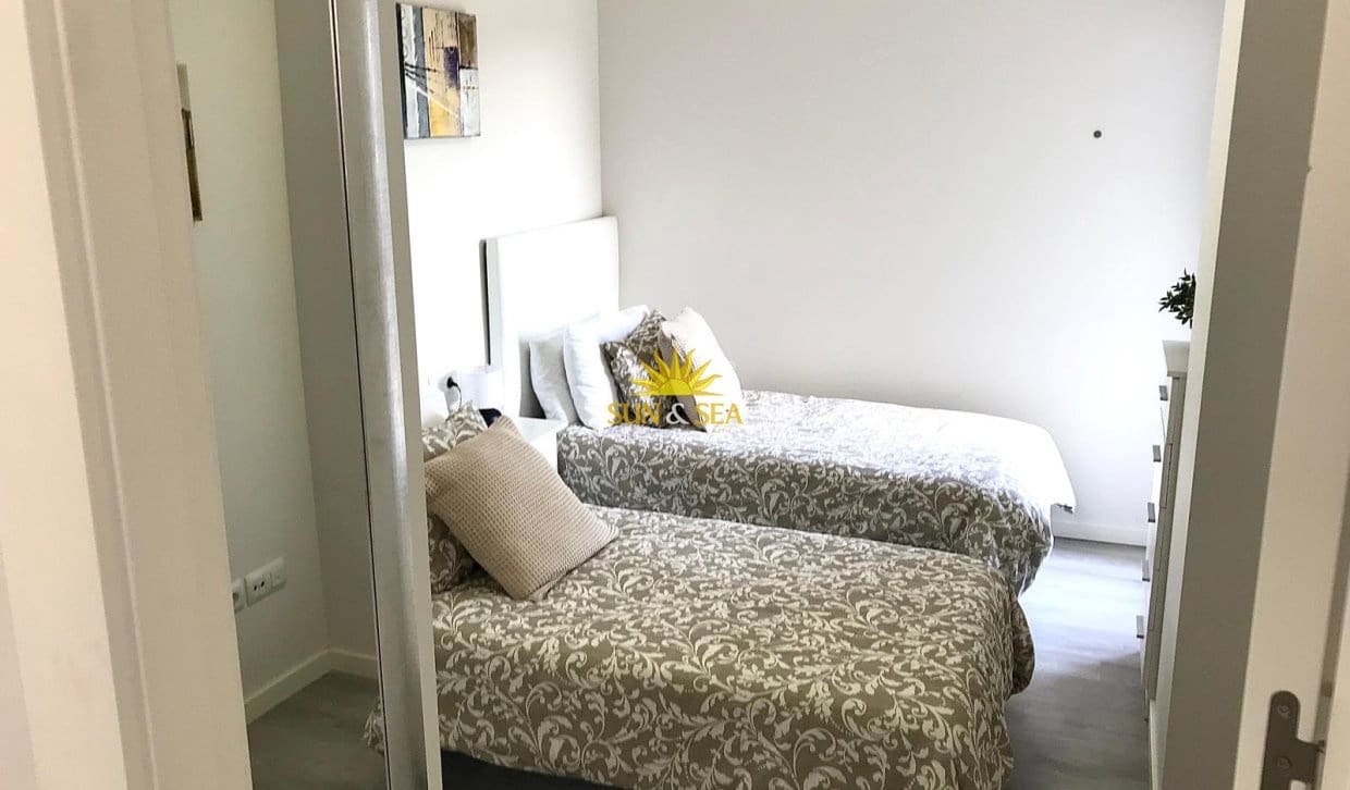 Apartamento de 2 habitaciones en Orihuela Costa en alquiler vacacional con piscina - 1.250 € (Ref: 10029834)