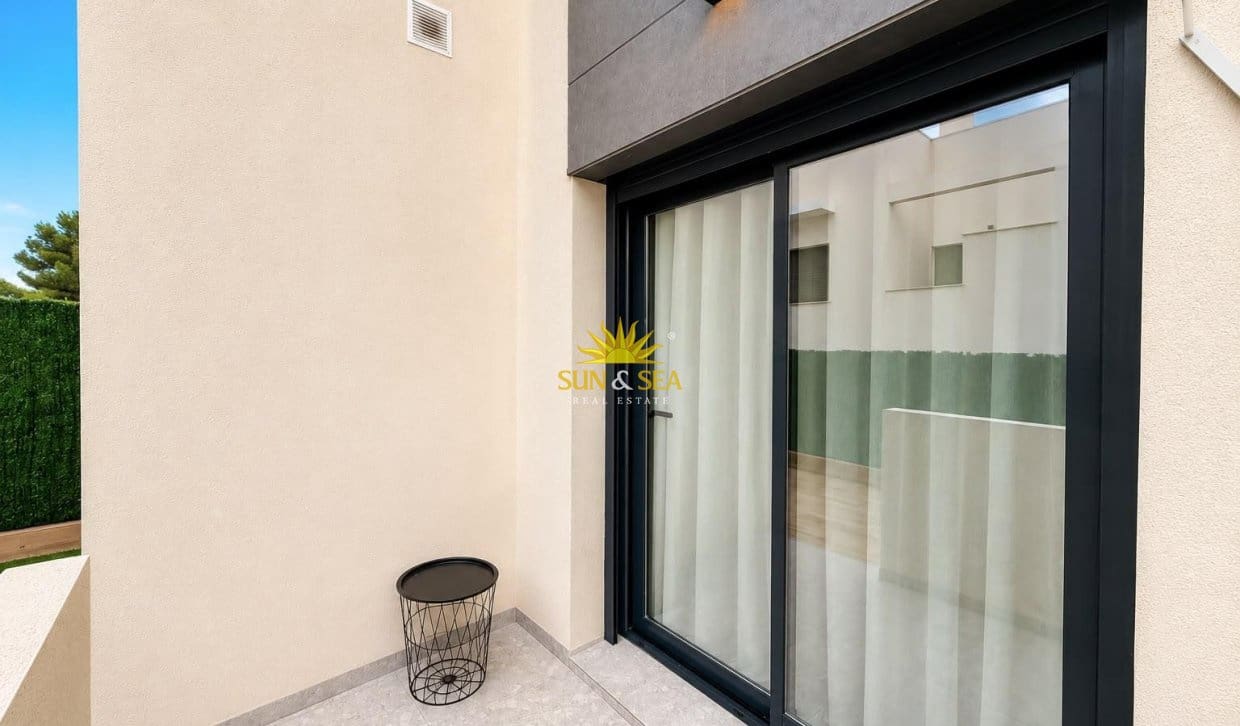 Casa de 3 habitaciones en Los Balcones en venta con piscina - 369.990 € (Ref: 10031261)