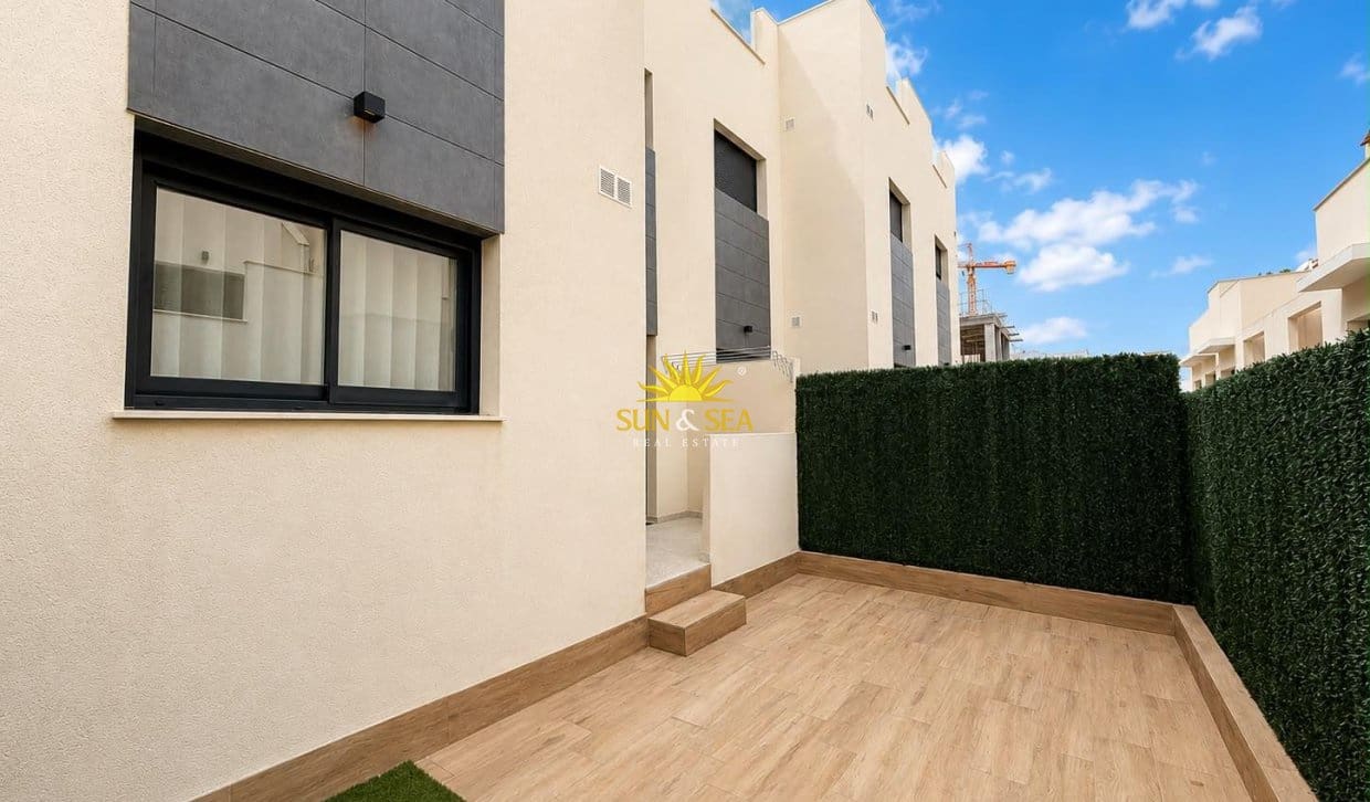 Casa de 3 habitaciones en Los Balcones en venta con piscina - 369.990 € (Ref: 10031261)