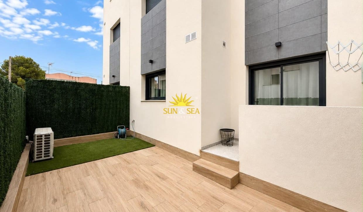 Casa de 3 habitaciones en Los Balcones en venta con piscina - 369.990 € (Ref: 10031261)