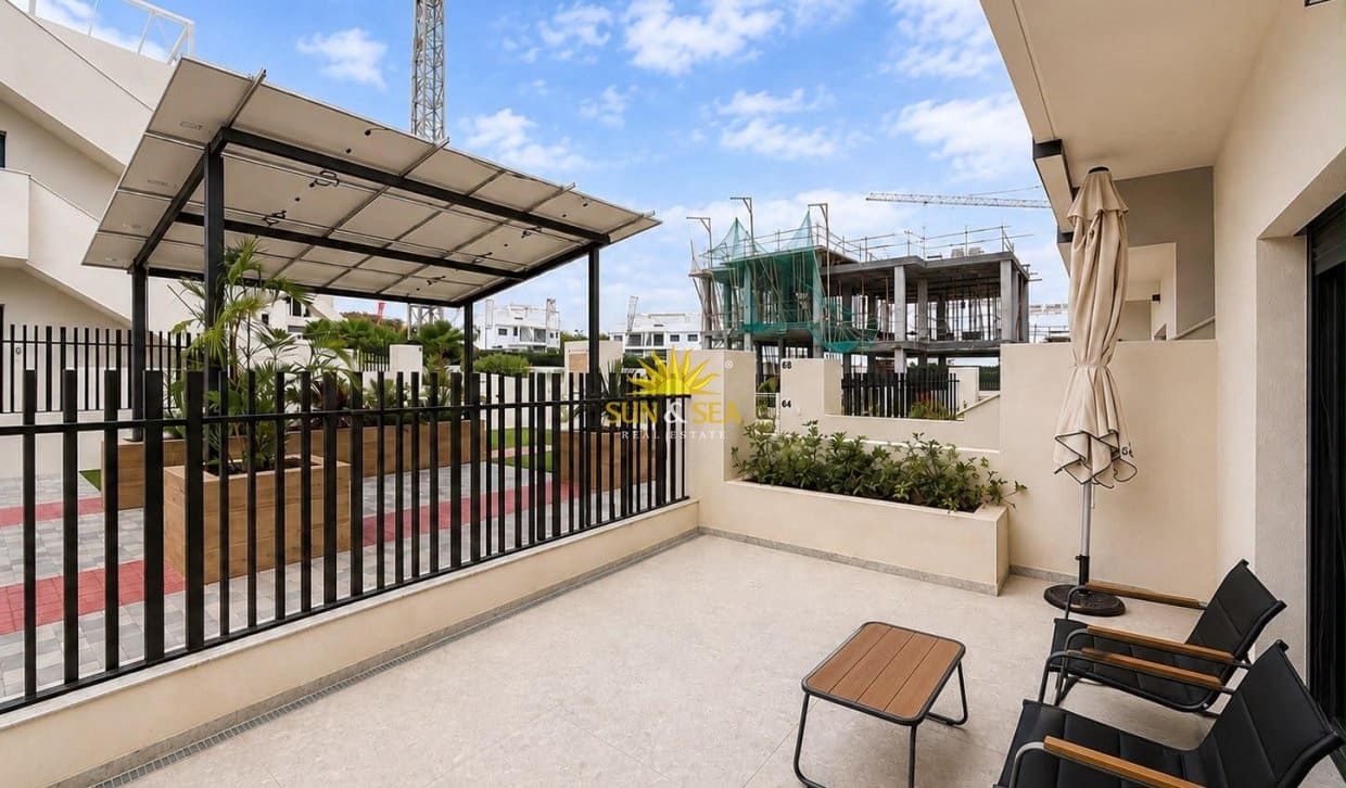 Casa de 3 habitaciones en Los Balcones en venta con piscina - 369.990 € (Ref: 10031261)