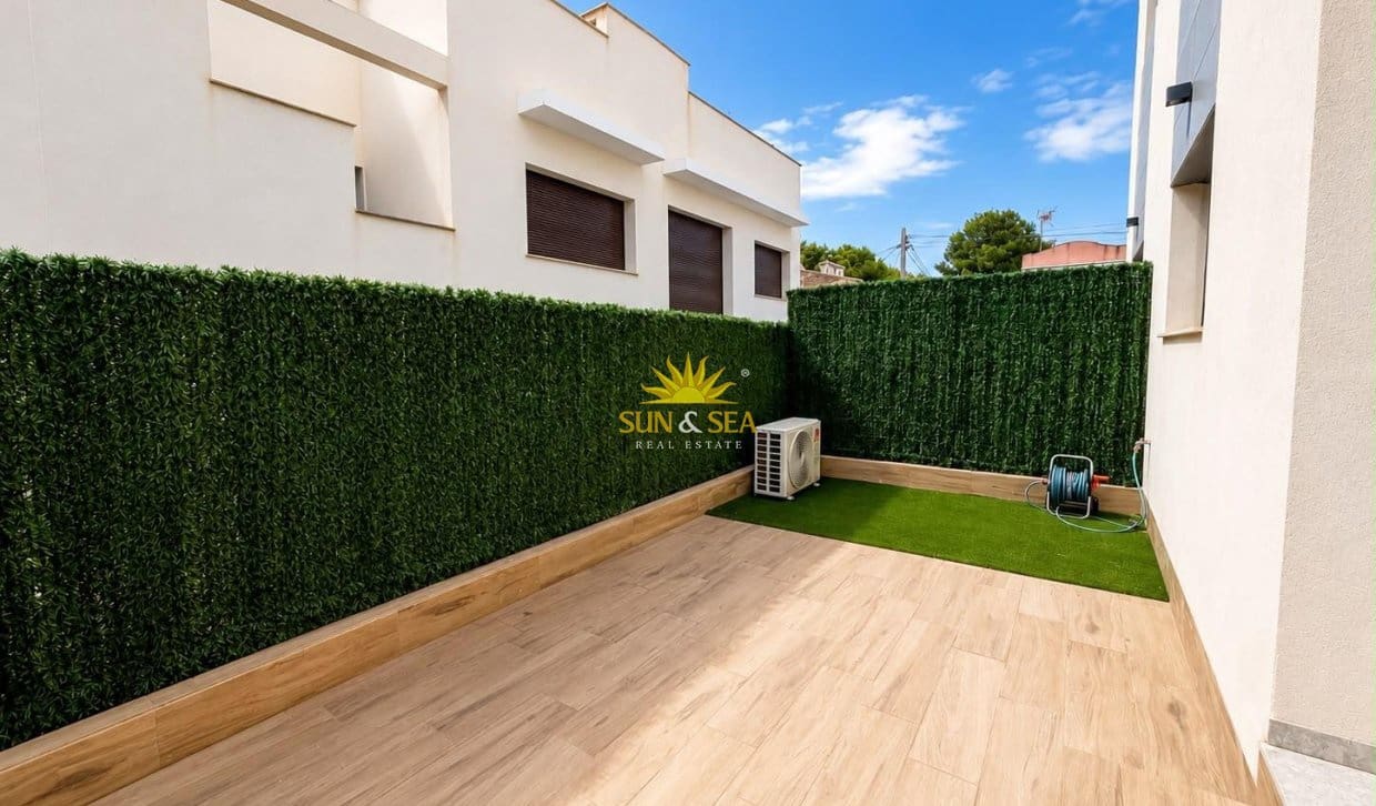 Casa de 3 habitaciones en Los Balcones en venta con piscina - 369.990 € (Ref: 10031261)