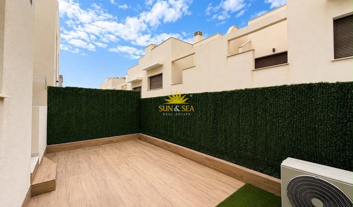 Casa de 3 habitaciones en Los Balcones en venta con piscina - 369.990 € (Ref: 10031261)