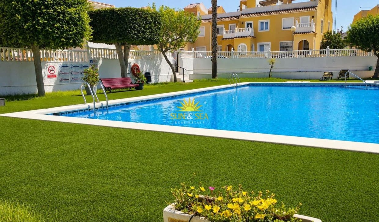 3 sypialnia Dom na sprzedaż w Gran Alacant z basenem - 199 000 € (Ref: 10031262)