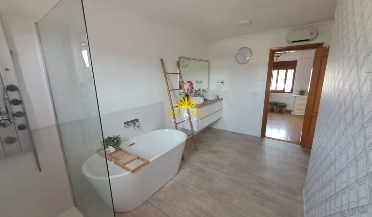 3 makuuhuone Huvila lomavuokrausta paikassa Muchamiel / Mutxamel mukana uima-altaan - 2 300 € (Ref: 10032504)