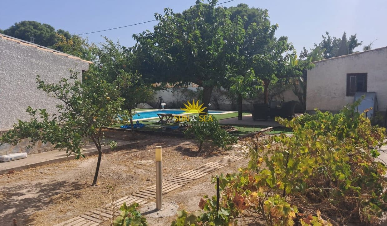 3 makuuhuone Huvila lomavuokrausta paikassa Muchamiel / Mutxamel mukana uima-altaan - 2 300 € (Ref: 10032504)