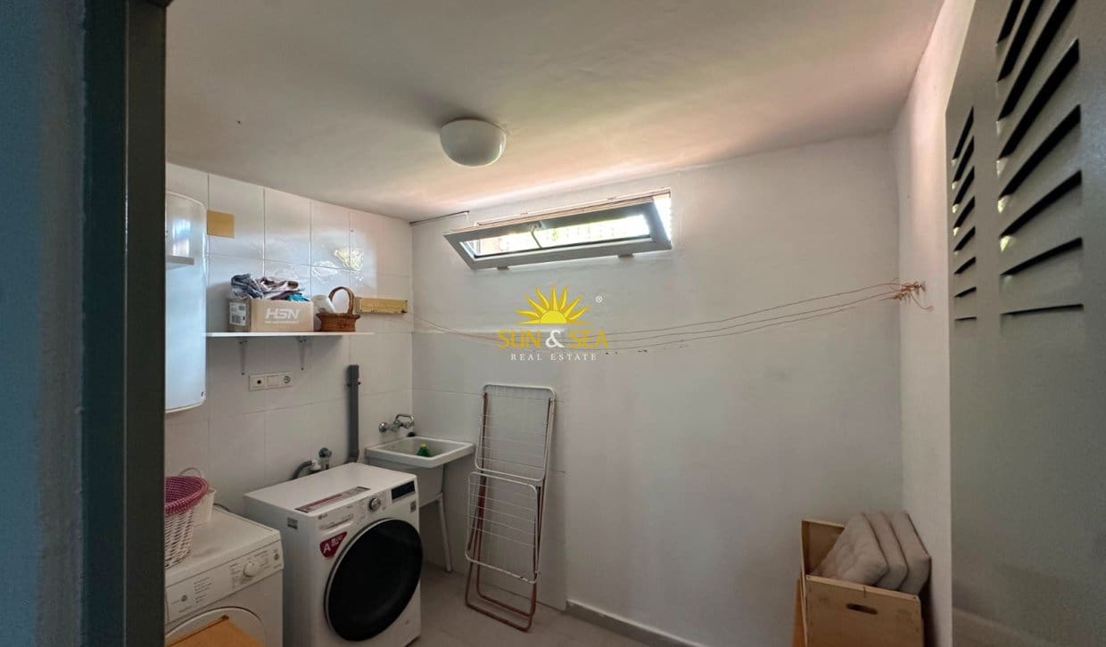 4 makuuhuone Huvila vuokrattavana paikassa Alicante kaupunki mukana uima-altaan - 2 350 € (Ref: 10032505)