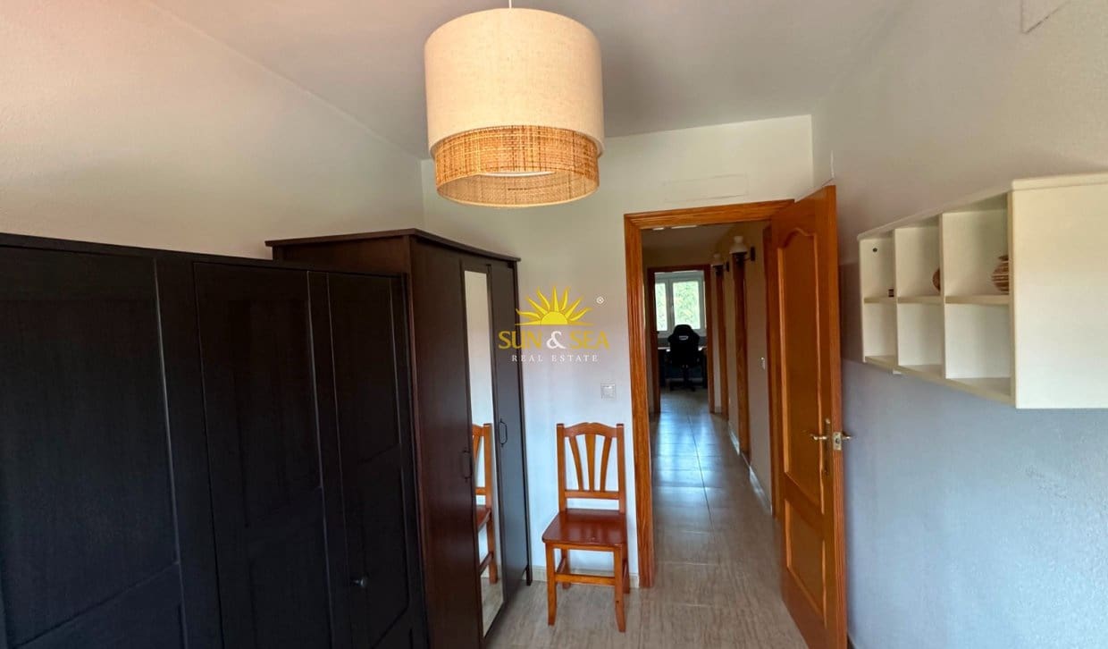 4 makuuhuone Huvila vuokrattavana paikassa Alicante kaupunki mukana uima-altaan - 2 350 € (Ref: 10032505)