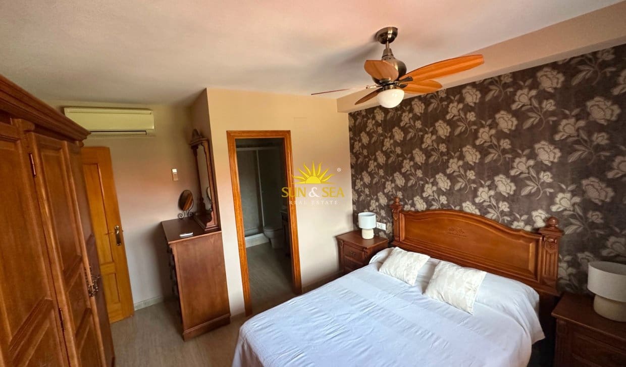 4 makuuhuone Huvila vuokrattavana paikassa Alicante kaupunki mukana uima-altaan - 2 350 € (Ref: 10032505)