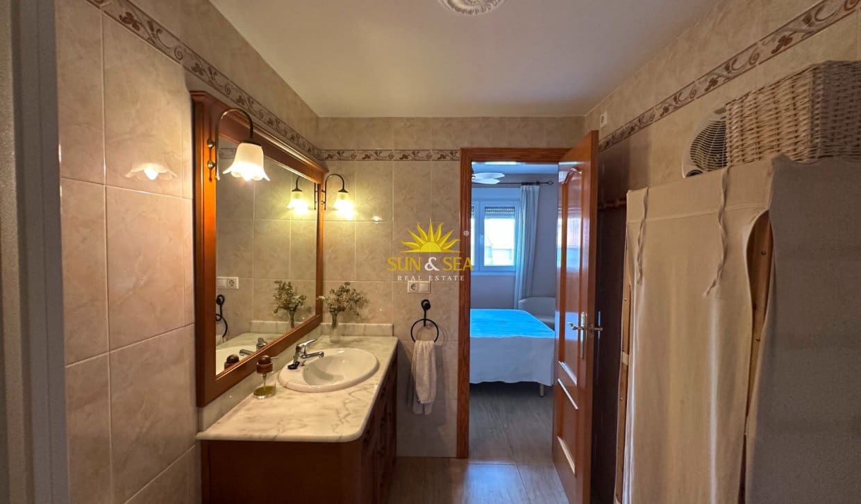 4 makuuhuone Huvila vuokrattavana paikassa Alicante kaupunki mukana uima-altaan - 2 350 € (Ref: 10032505)
