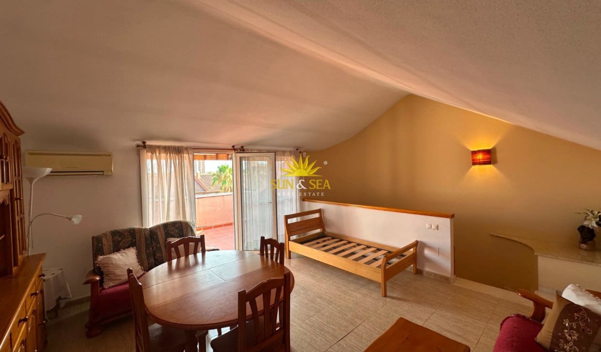 4 makuuhuone Huvila vuokrattavana paikassa Alicante kaupunki mukana uima-altaan - 2 350 € (Ref: 10032505)