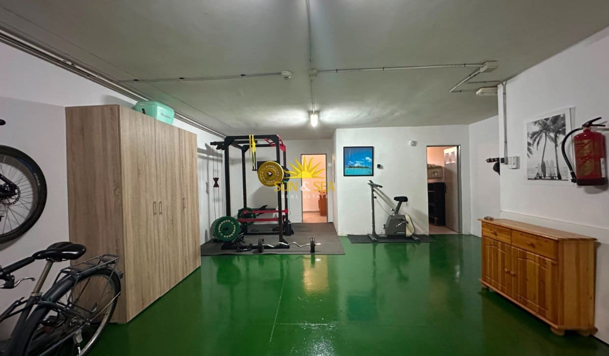 4 makuuhuone Huvila vuokrattavana paikassa Alicante kaupunki mukana uima-altaan - 2 350 € (Ref: 10032505)