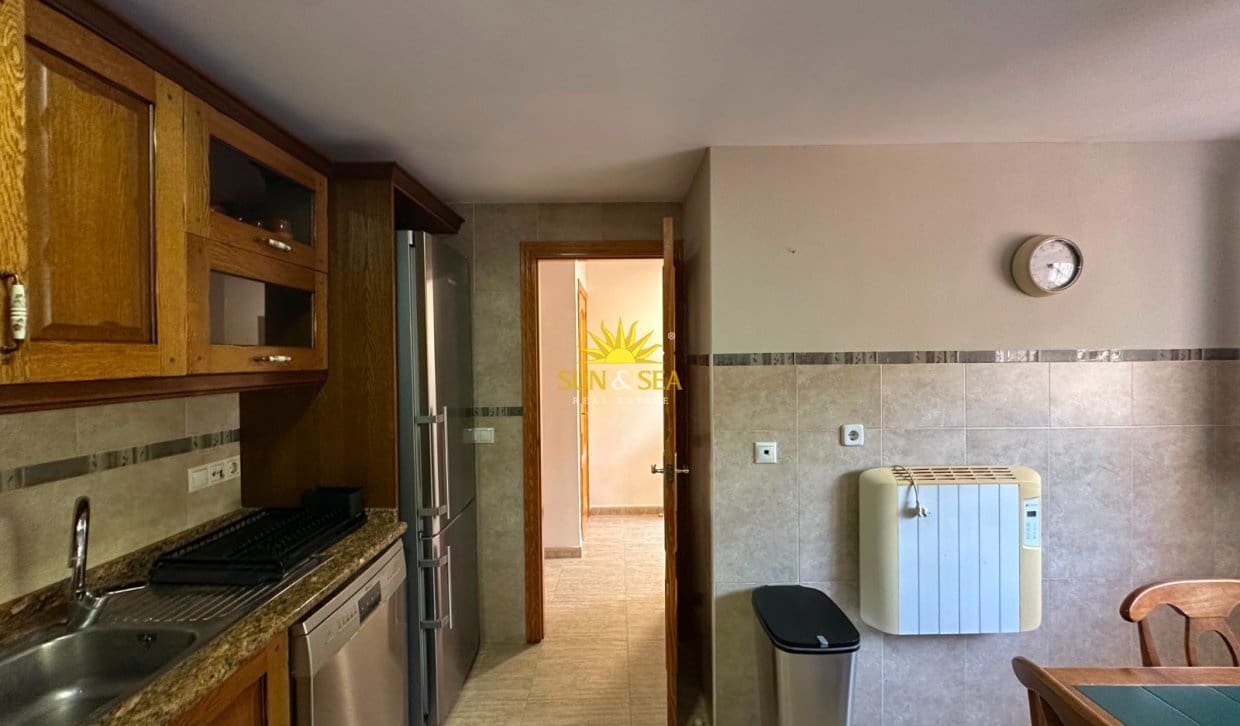 4 makuuhuone Huvila vuokrattavana paikassa Alicante kaupunki mukana uima-altaan - 2 350 € (Ref: 10032505)