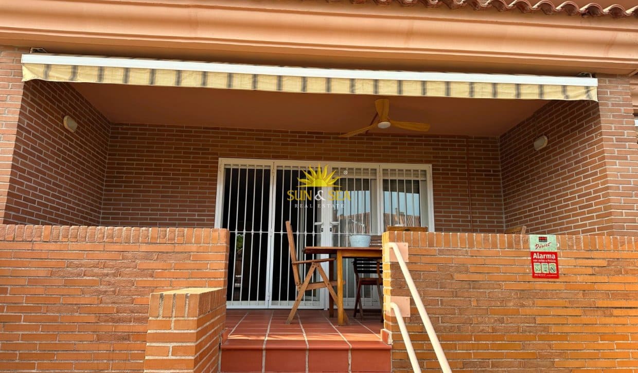 4 makuuhuone Huvila vuokrattavana paikassa Alicante kaupunki mukana uima-altaan - 2 350 € (Ref: 10032505)
