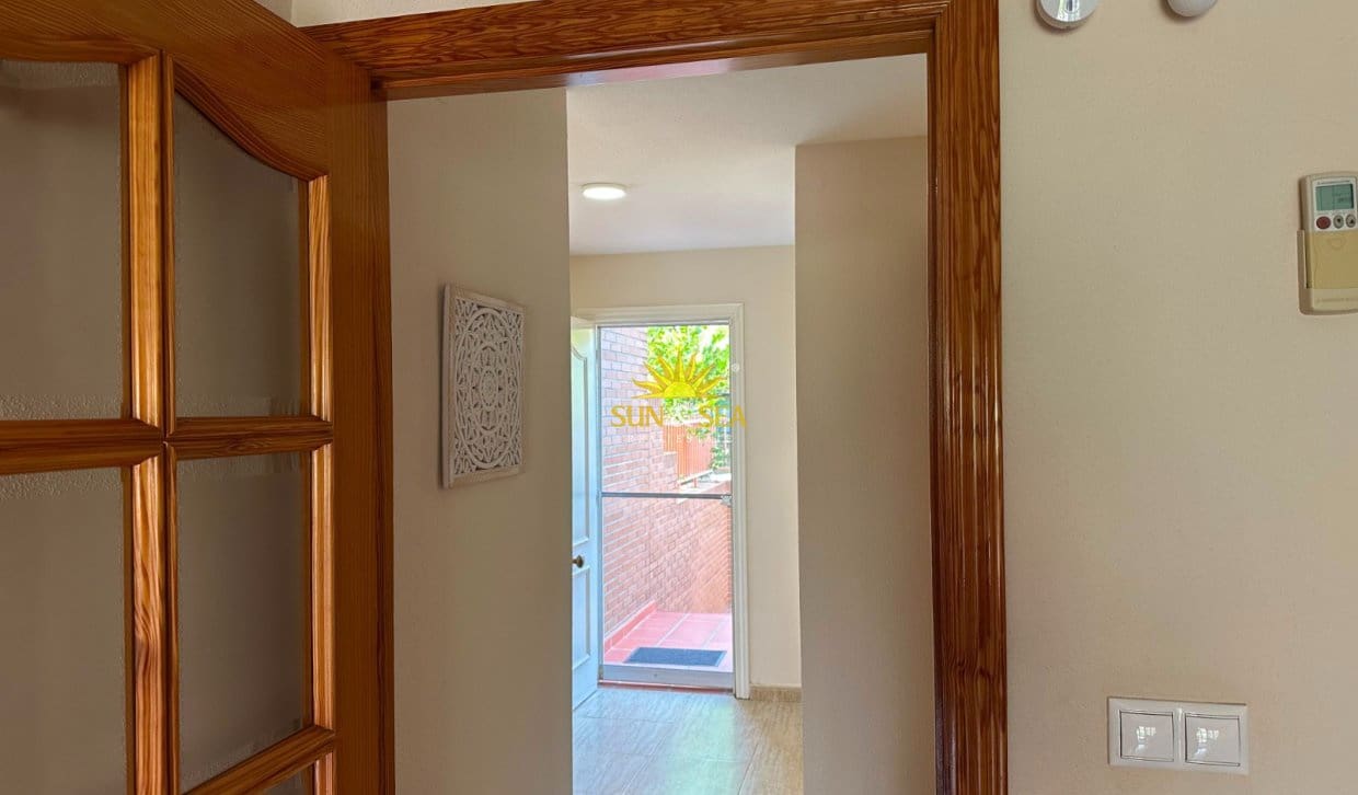 4 makuuhuone Huvila vuokrattavana paikassa Alicante kaupunki mukana uima-altaan - 2 350 € (Ref: 10032505)