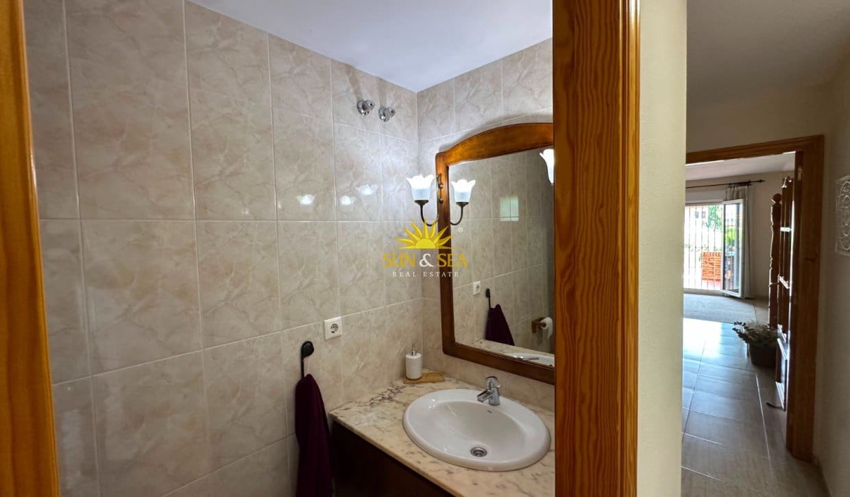4 makuuhuone Huvila vuokrattavana paikassa Alicante kaupunki mukana uima-altaan - 2 350 € (Ref: 10032505)