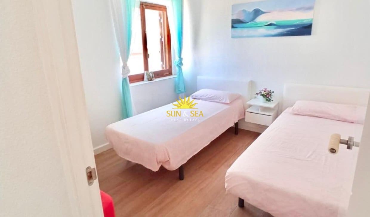 Apartamento de 3 habitaciones en Puerto de Mazarron en alquiler vacacional - 800 € (Ref: 10033097)