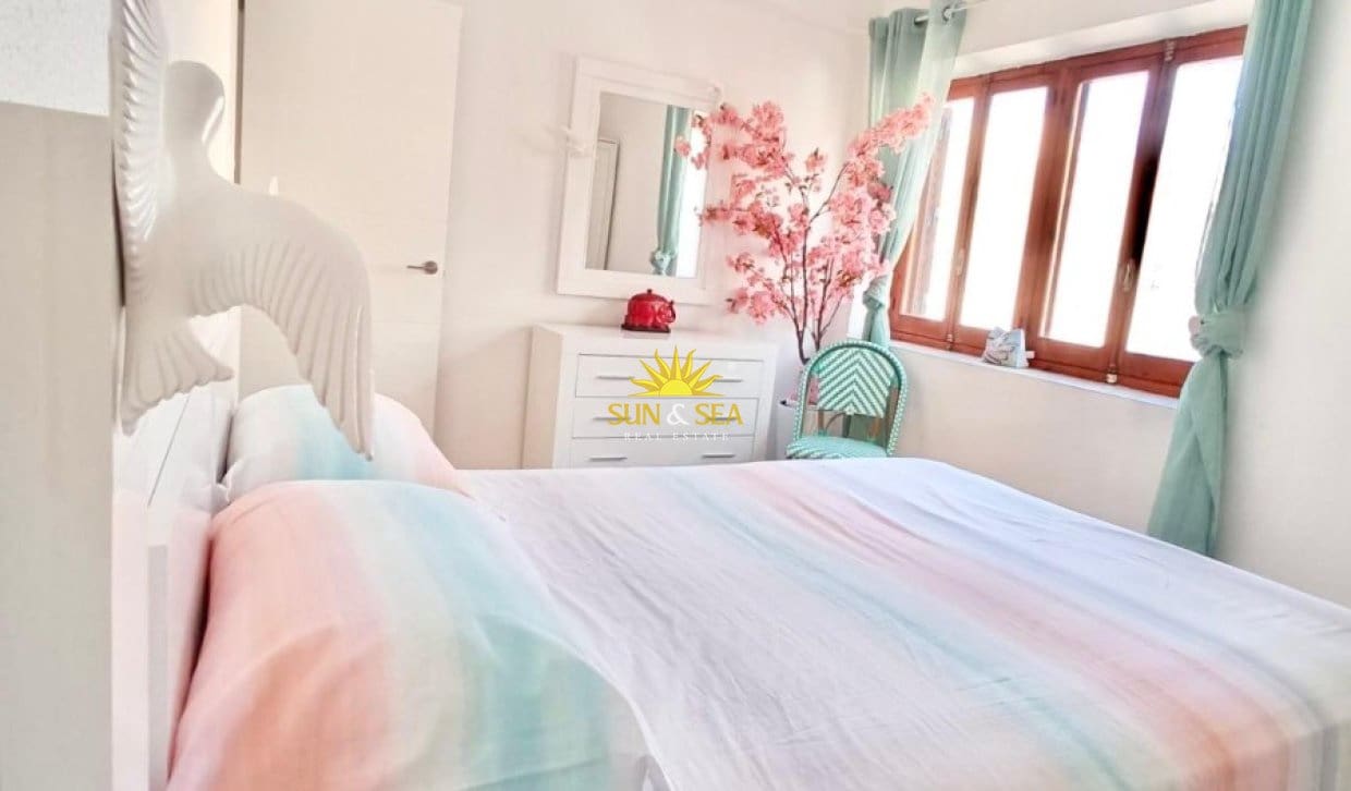 Apartamento de 3 habitaciones en Puerto de Mazarron en alquiler vacacional - 800 € (Ref: 10033097)