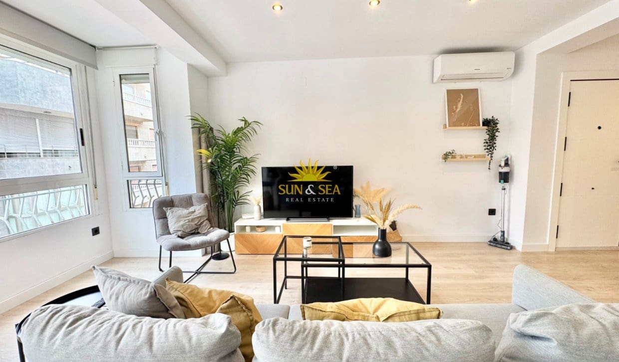 2 sypialnia Apartament do wynajęcia w Guardamar del Segura - 1 200 € (Ref: 10033175)
