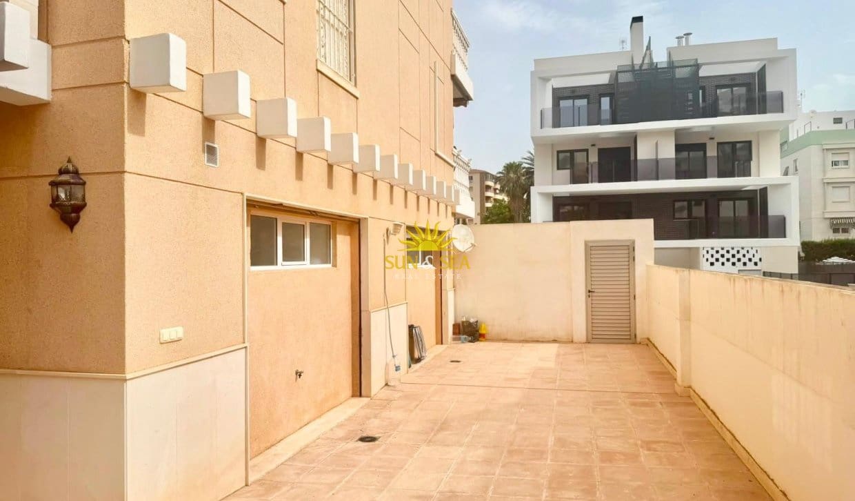 3 soverom Leilighet til salgs i El Campello med svømmebasseng - € 1 200 (Ref: 10033177)