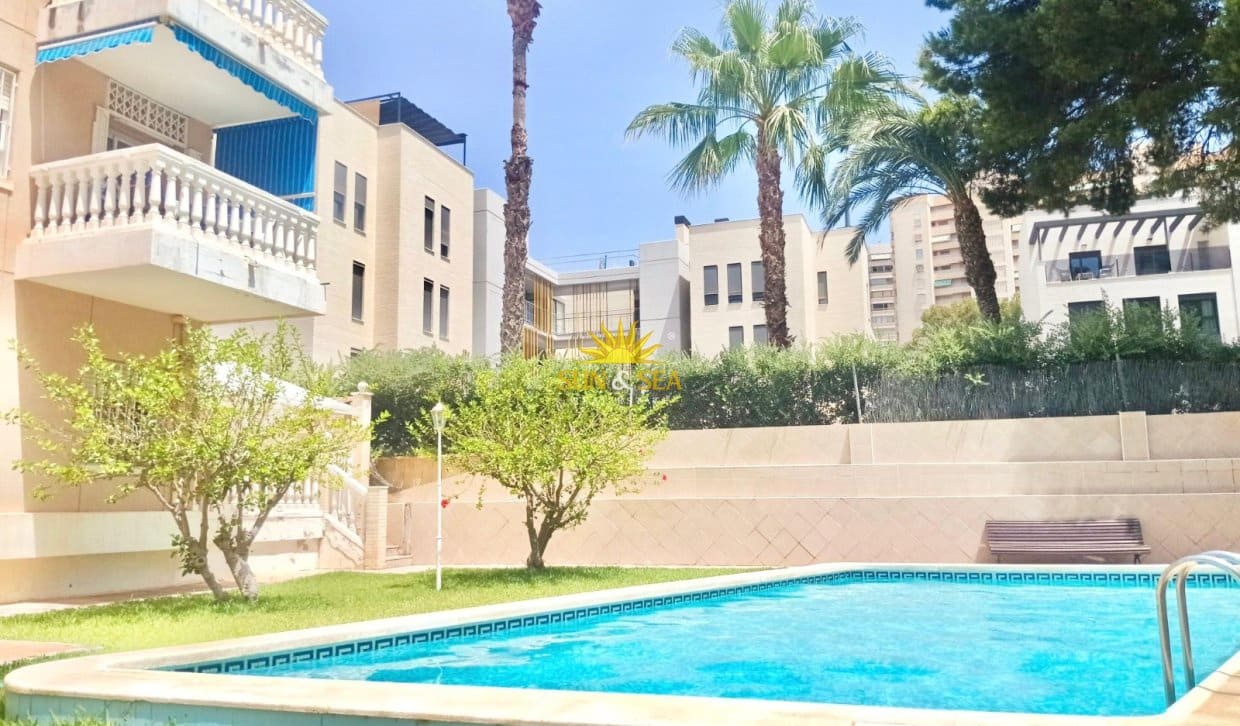 3 soverom Leilighet til salgs i El Campello med svømmebasseng - € 1 200 (Ref: 10033177)