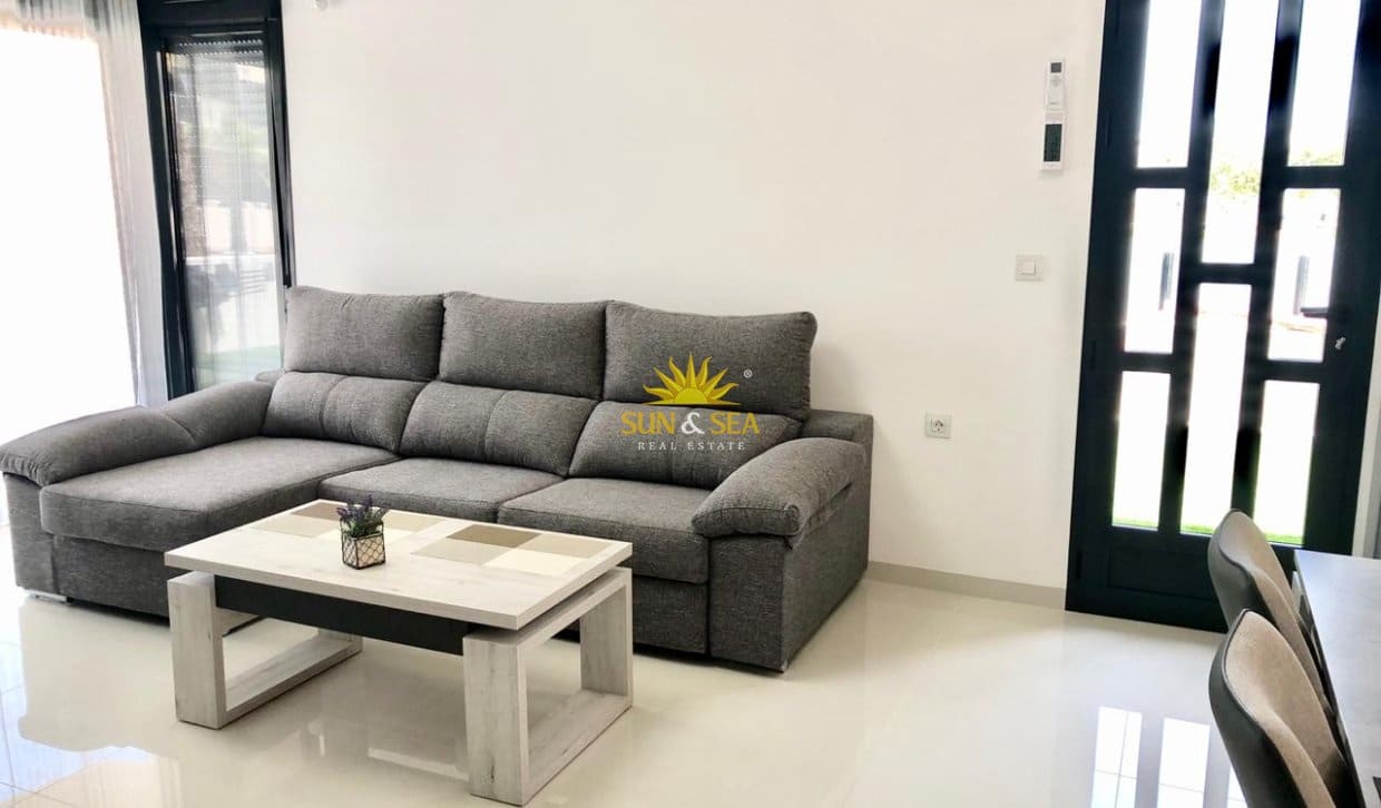 3 soverom Hus til leie i Pilar de la Horadada med svømmebasseng - € 1 350 (Ref: 10034332)