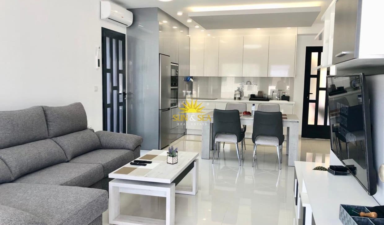 3 soverom Hus til leie i Pilar de la Horadada med svømmebasseng - € 1 350 (Ref: 10034332)