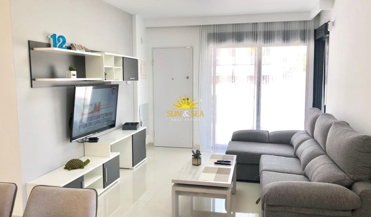 3 soverom Hus til leie i Pilar de la Horadada med svømmebasseng - € 1 350 (Ref: 10034332)