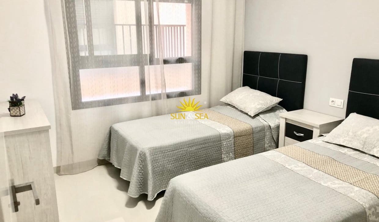 3 soverom Hus til leie i Pilar de la Horadada med svømmebasseng - € 1 350 (Ref: 10034332)
