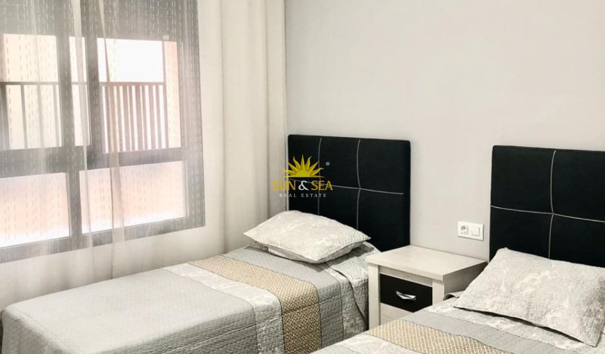 3 soverom Hus til leie i Pilar de la Horadada med svømmebasseng - € 1 350 (Ref: 10034332)