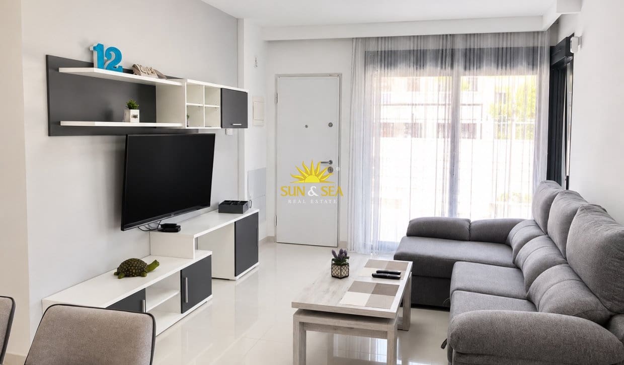   3 soveværelse   ferieByhus i Pilar de la Horadada   med   swimmingpool   - € 1.000 (Ref: 10034332)