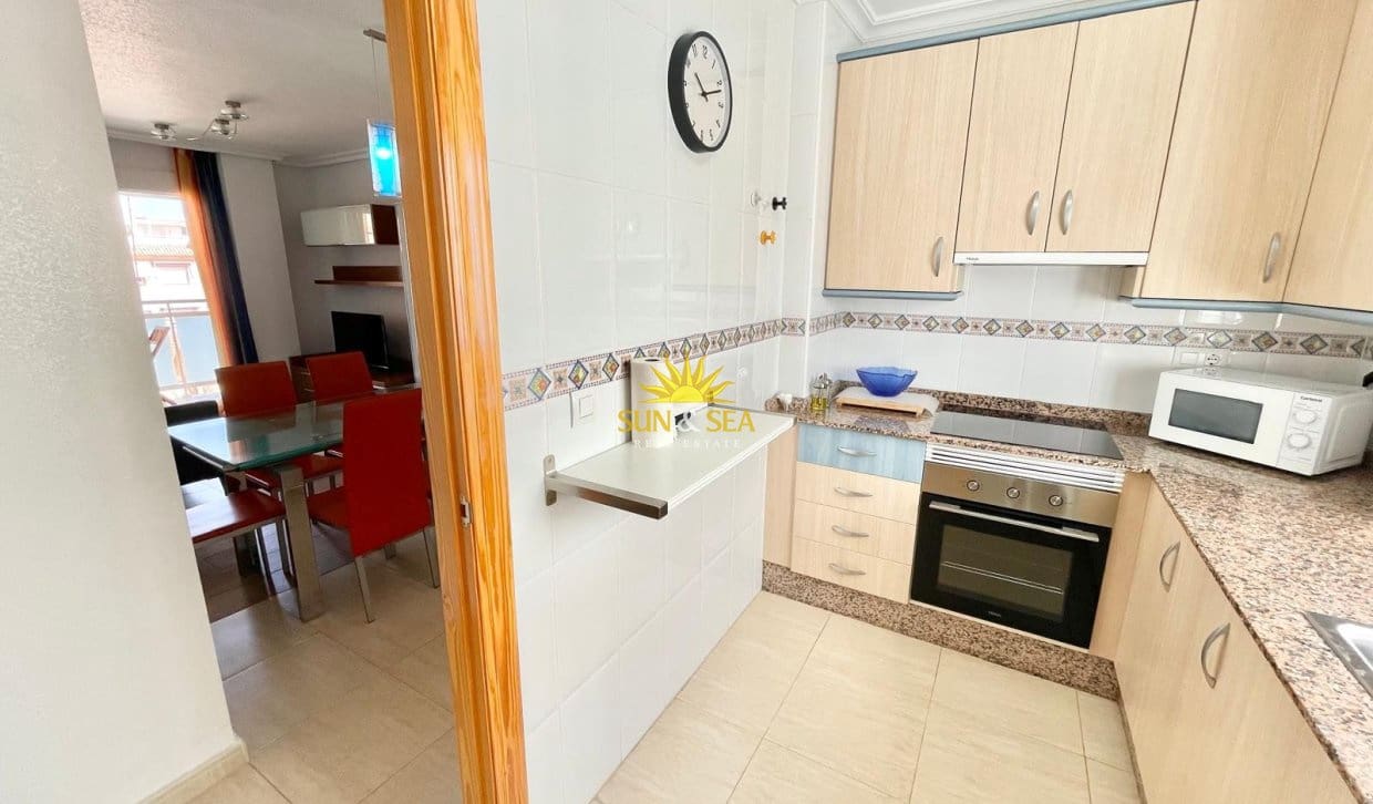 Apartamento de 2 habitaciones en Los Alcázares en alquiler con garaje - 800 € (Ref: 10034655)