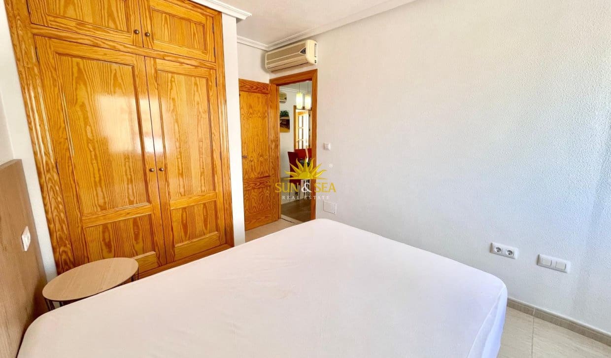 Apartamento de 2 habitaciones en Los Alcázares en alquiler con garaje - 800 € (Ref: 10034655)