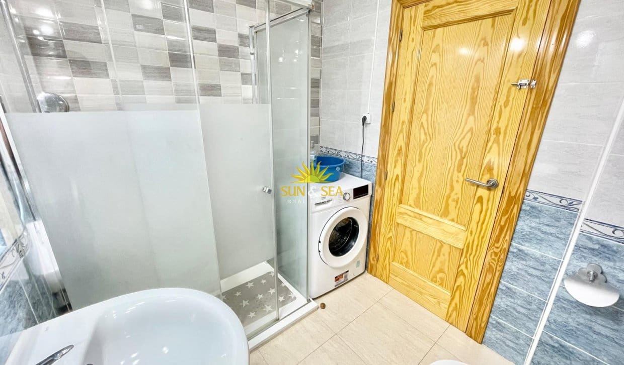 Apartamento de 2 habitaciones en Los Alcázares en alquiler con garaje - 800 € (Ref: 10034655)