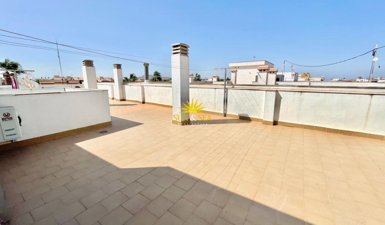 Apartamento de 2 habitaciones en Los Alcázares en alquiler con garaje - 800 € (Ref: 10034655)