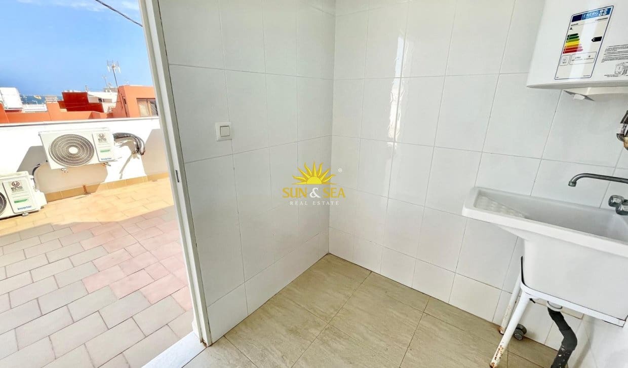 Apartamento de 2 habitaciones en Los Alcázares en alquiler con garaje - 800 € (Ref: 10034655)