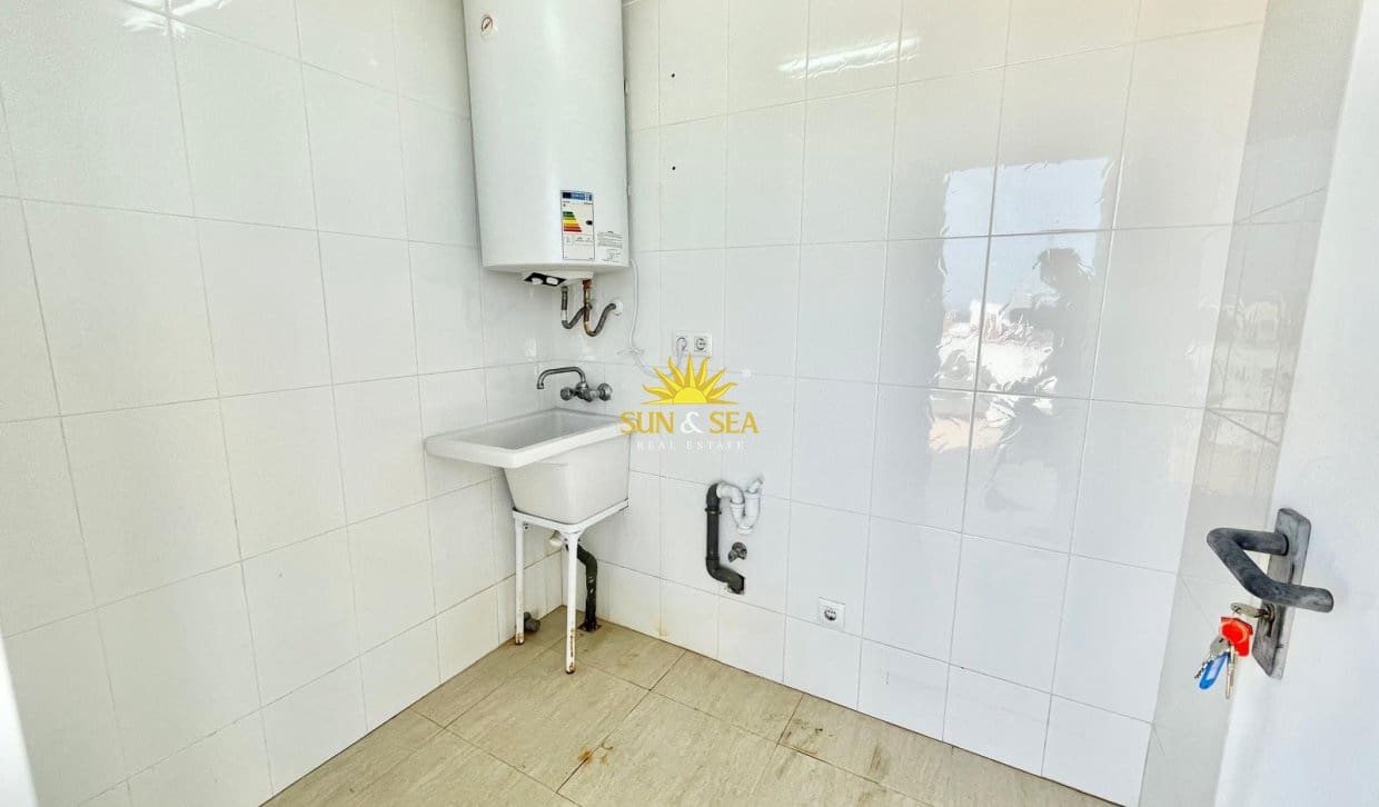 Apartamento de 2 habitaciones en Los Alcázares en alquiler con garaje - 800 € (Ref: 10034655)