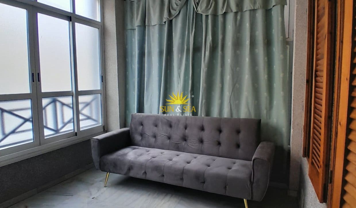 Appartement de 1 chambre à louer à Torrevieja - 600 € (Ref: 10035643)
