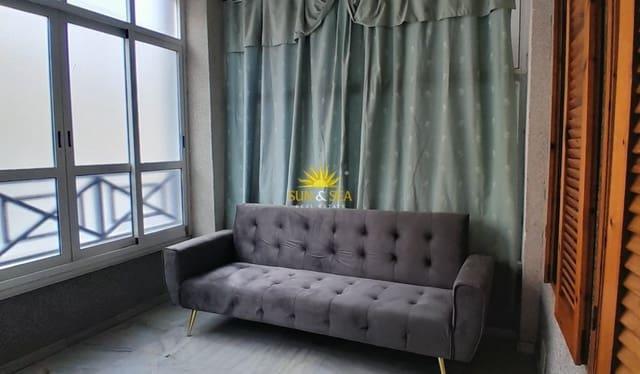 1 slaapkamer Appartement te huur in Avenida Habaneras - Curva de Palangre, Torrevieja - € 600 (Ref: 10035643)