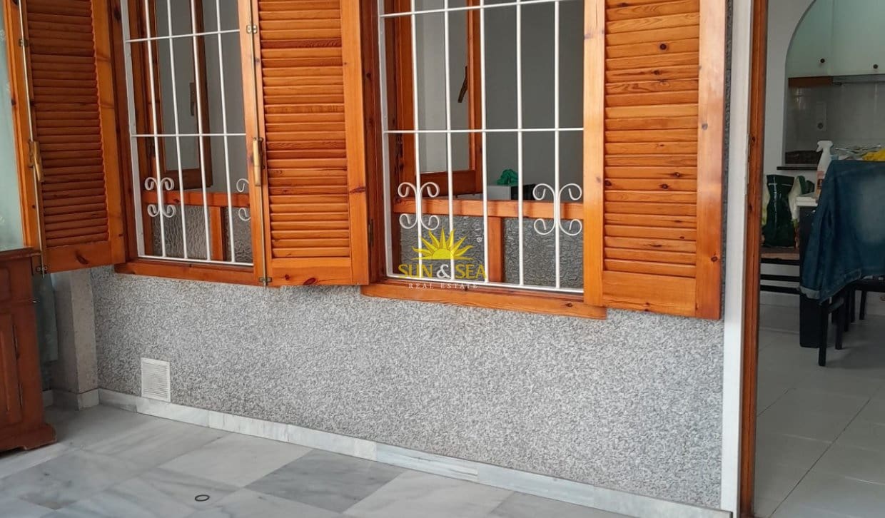 Appartement de 1 chambre à louer à Torrevieja - 600 € (Ref: 10035643)