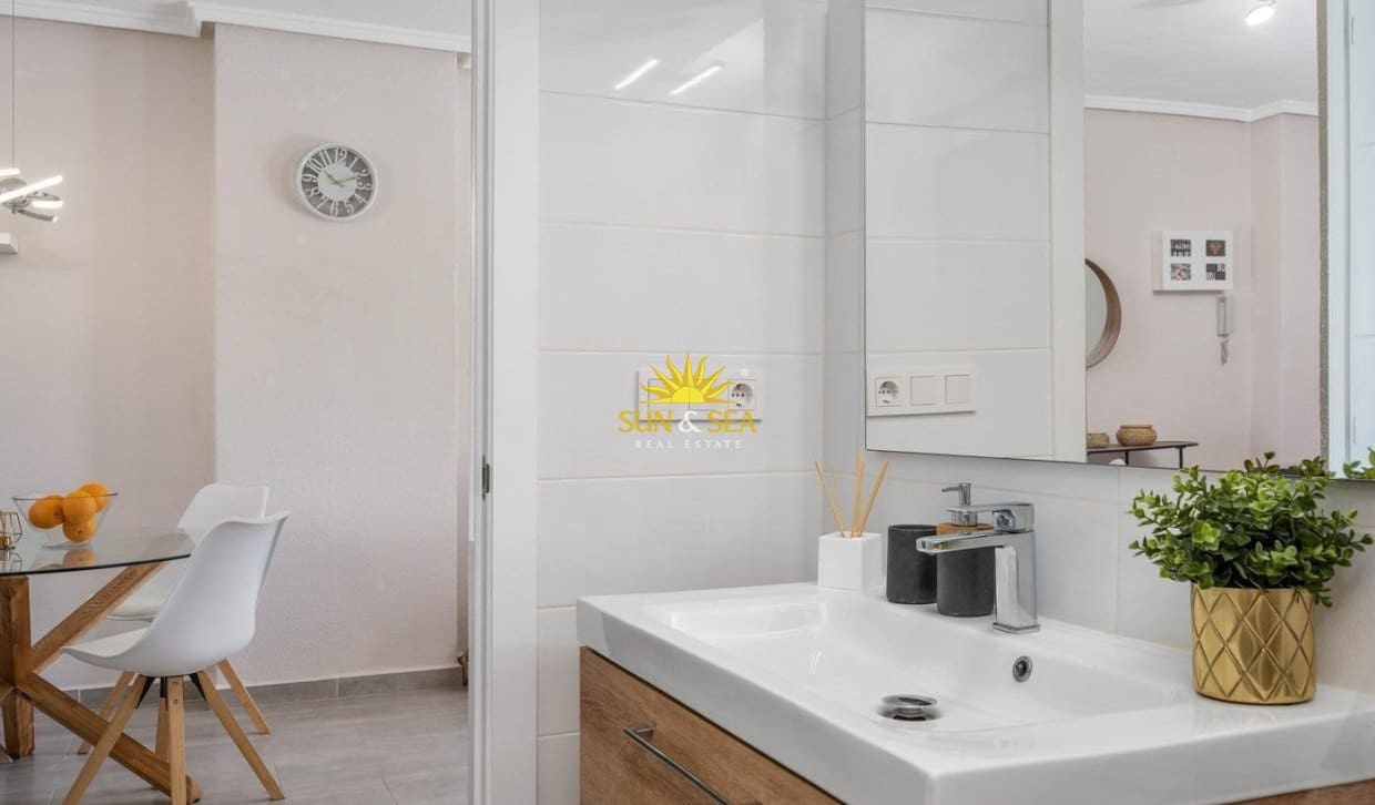 1 bedroom Apartment for rent in Rojales with pool - € 850 (Ref: 10035646)