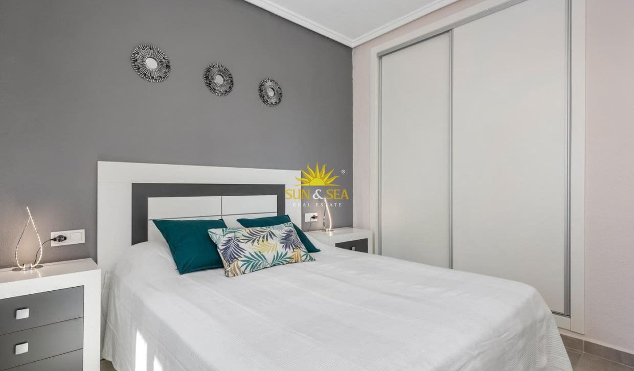 1 bedroom Apartment for rent in Rojales with pool - € 850 (Ref: 10035646)