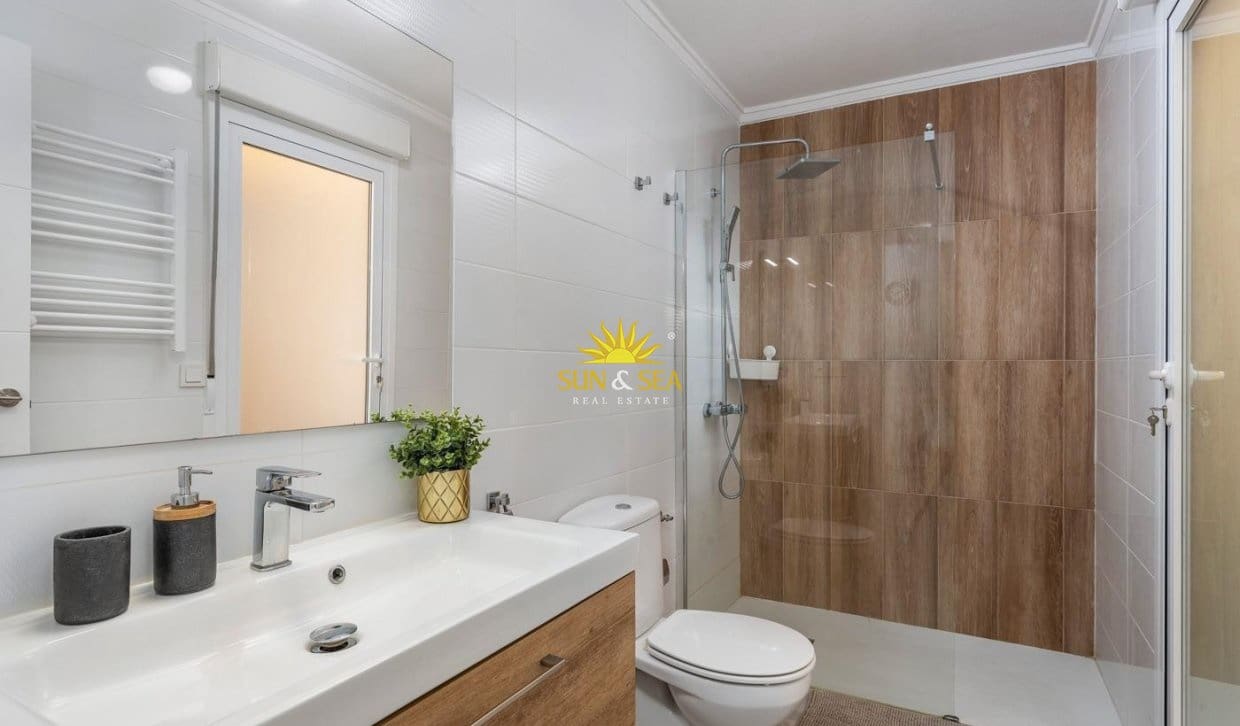 1 bedroom Apartment for rent in Rojales with pool - € 850 (Ref: 10035646)